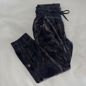 NWOT Lululemon velvet joggers